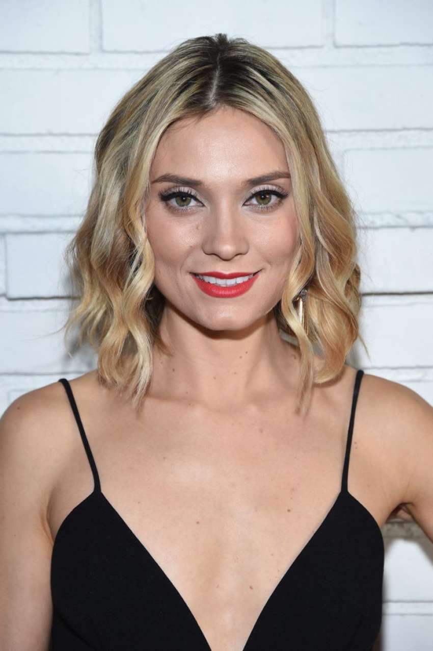 Spencer Grammer Entertainment Weeklys SAG Awards Nominees in Los Angeles