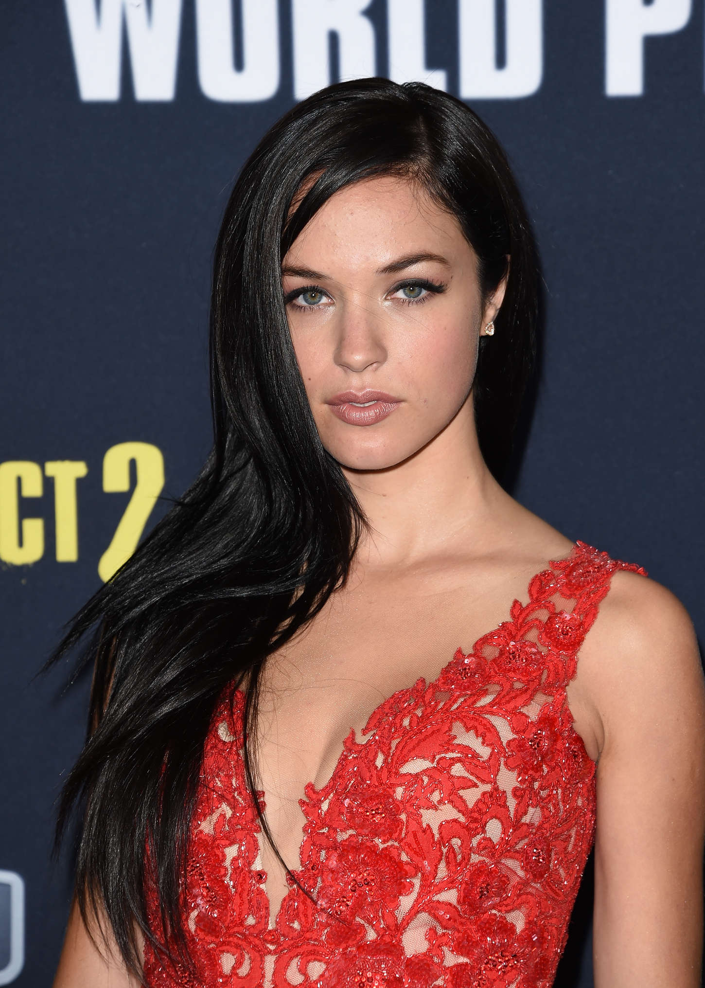 Alexis Knapp Pitch Perfect Premiere in Los Angeles