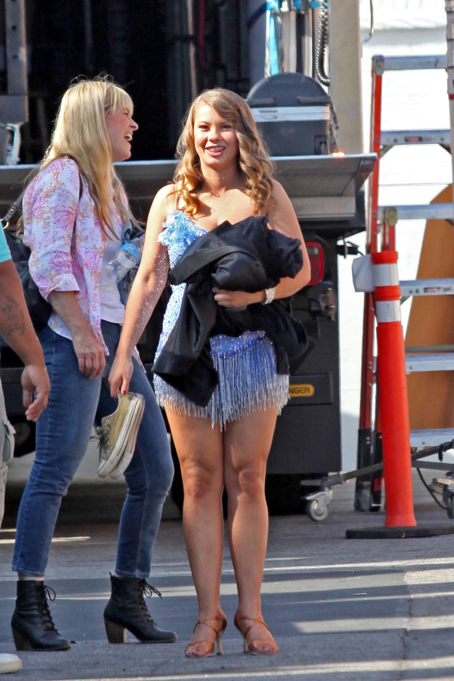 Bindi Irwin go out in Los Angeles