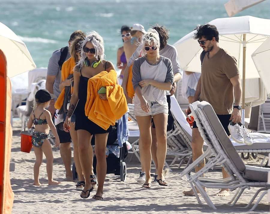 Caroline Flack and Lou Teasdale at the Beach in Miami-1