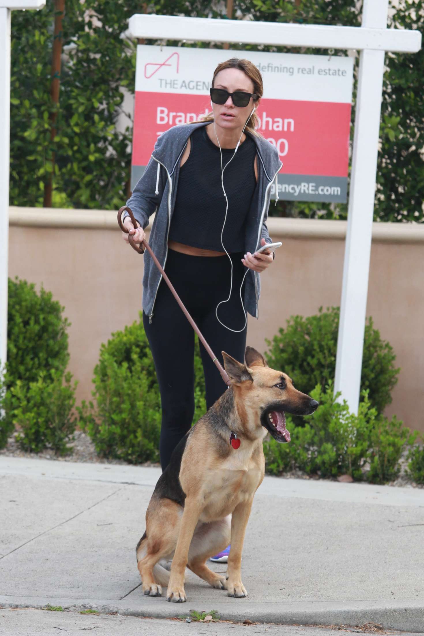 Catt Sadler Jogging with her dog in Los Angeles