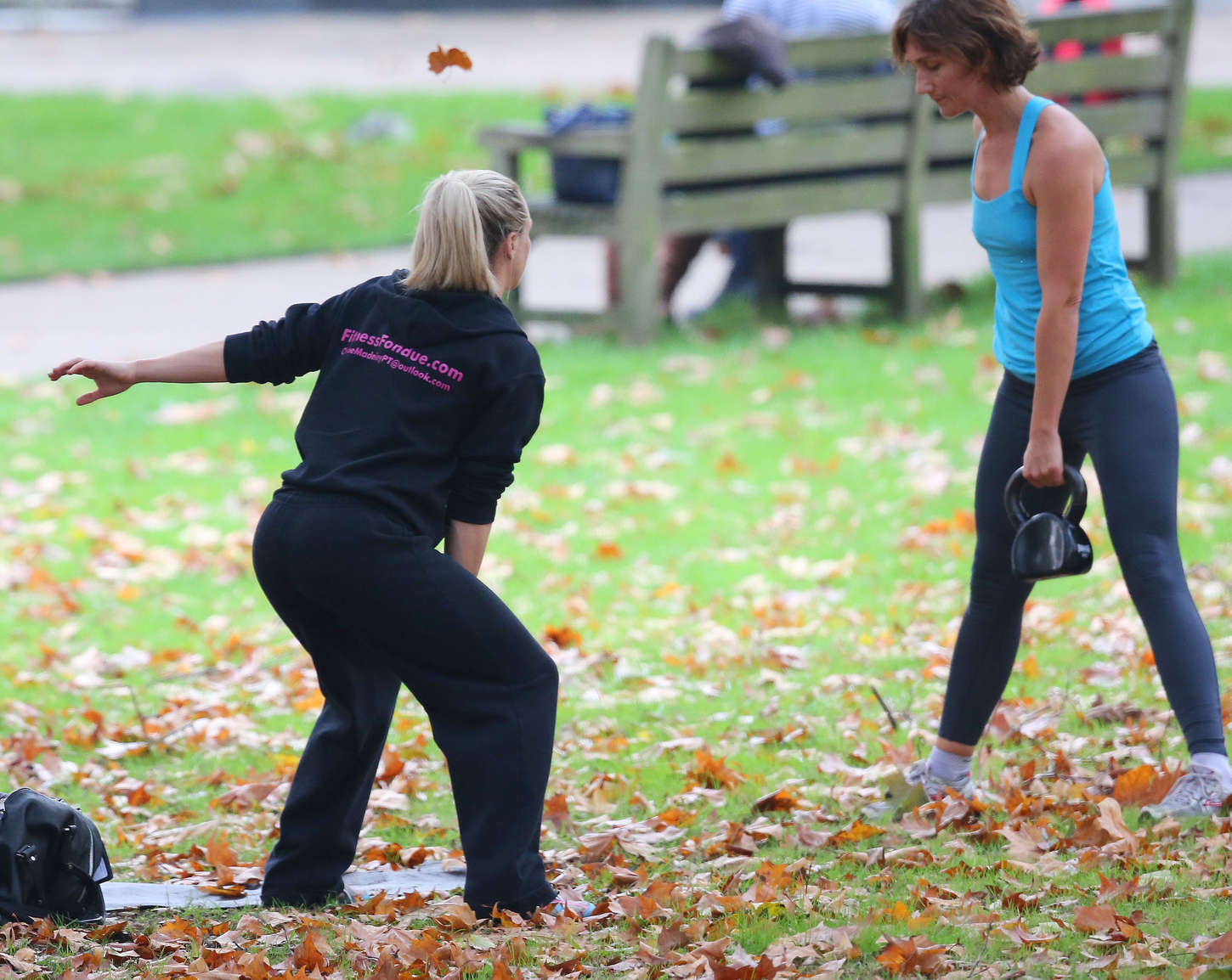 Chloe Madeley Personal trainer workout in a North London Park-1