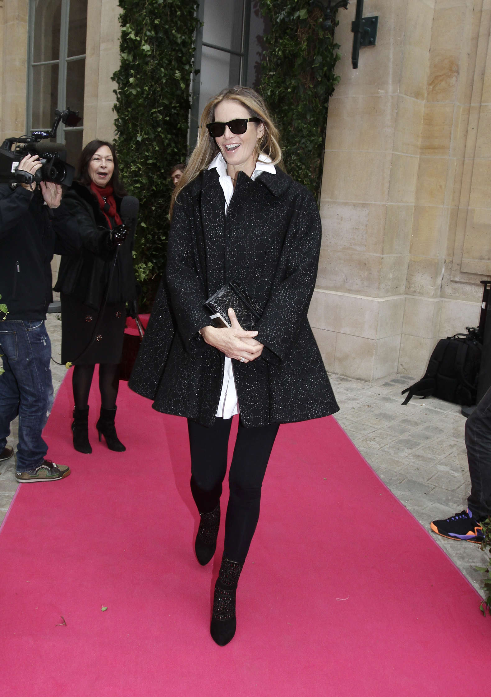 Elle Macpherson Schiaparelli fashion show in Paris