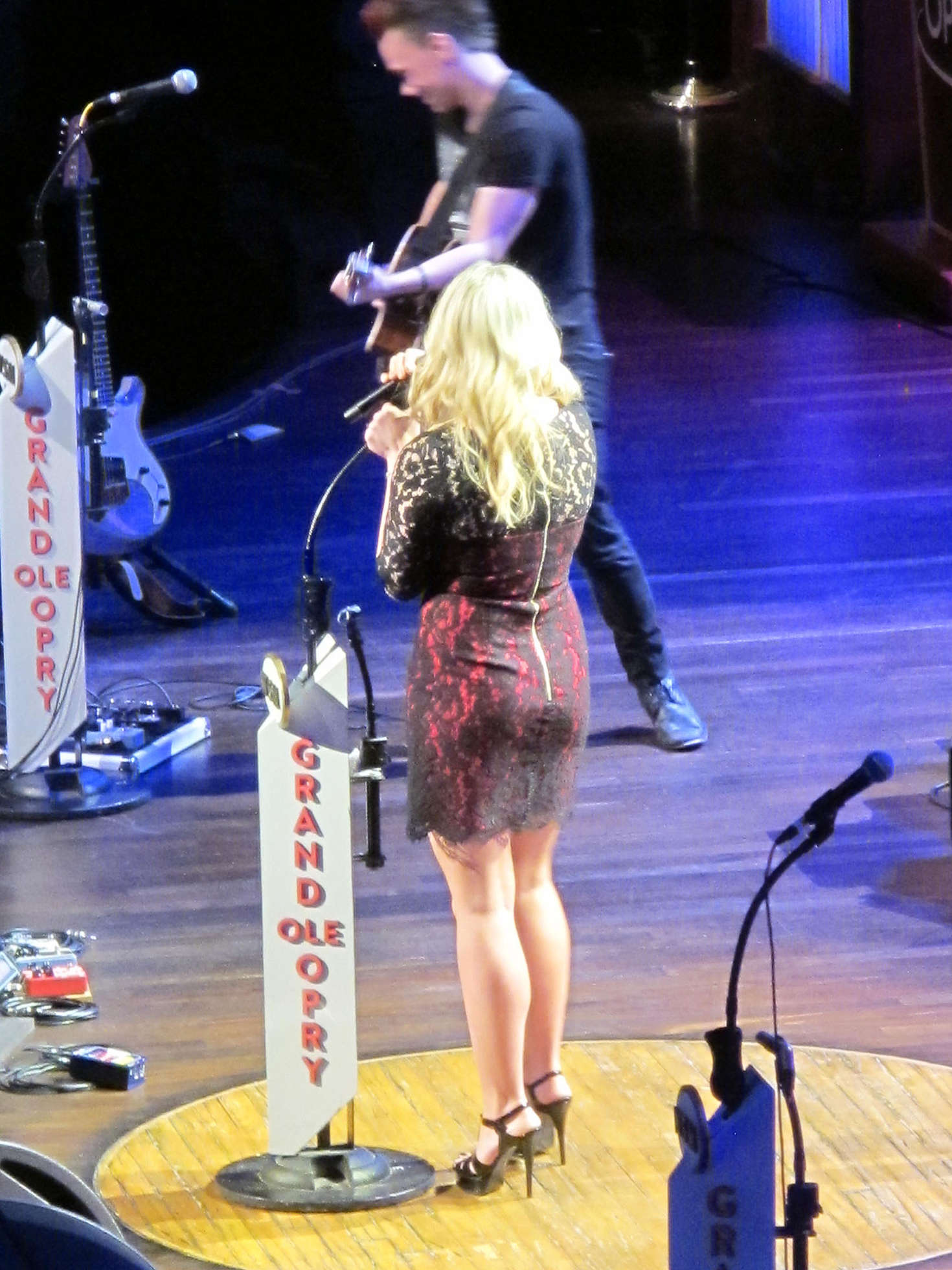 Jamie Lynn Spears Performs at the Grand Ole Opry in Nashville