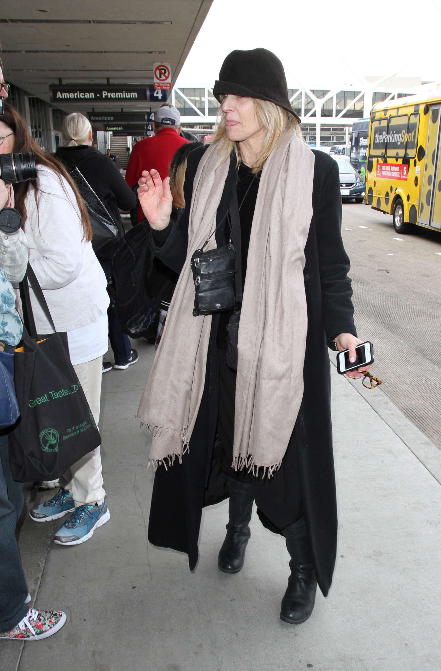 Judith Light Catches a flight out of LAX in Los Angeles-1