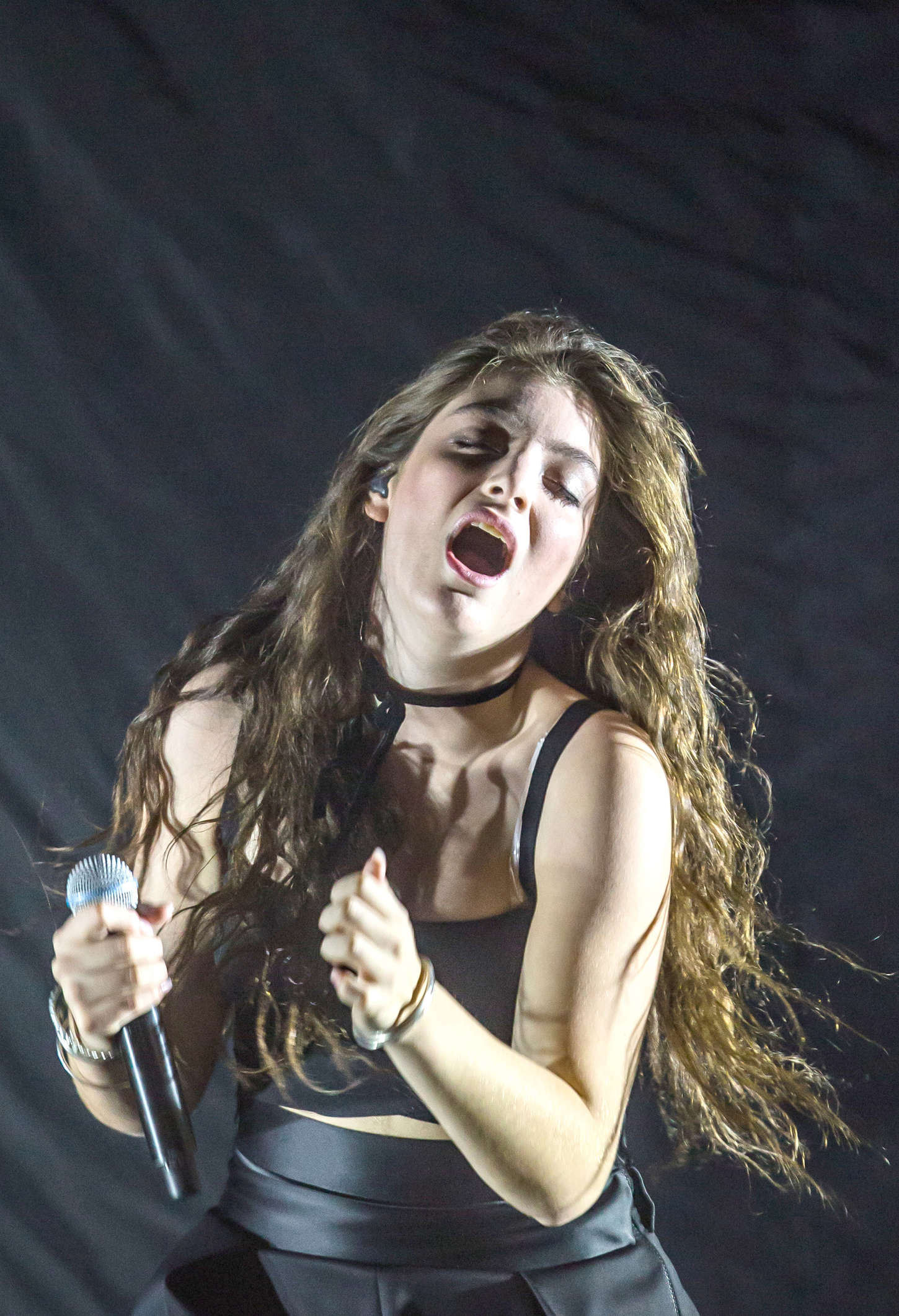 Lorde Performs at Hard Rock Hotel and Casino in Las Vegas