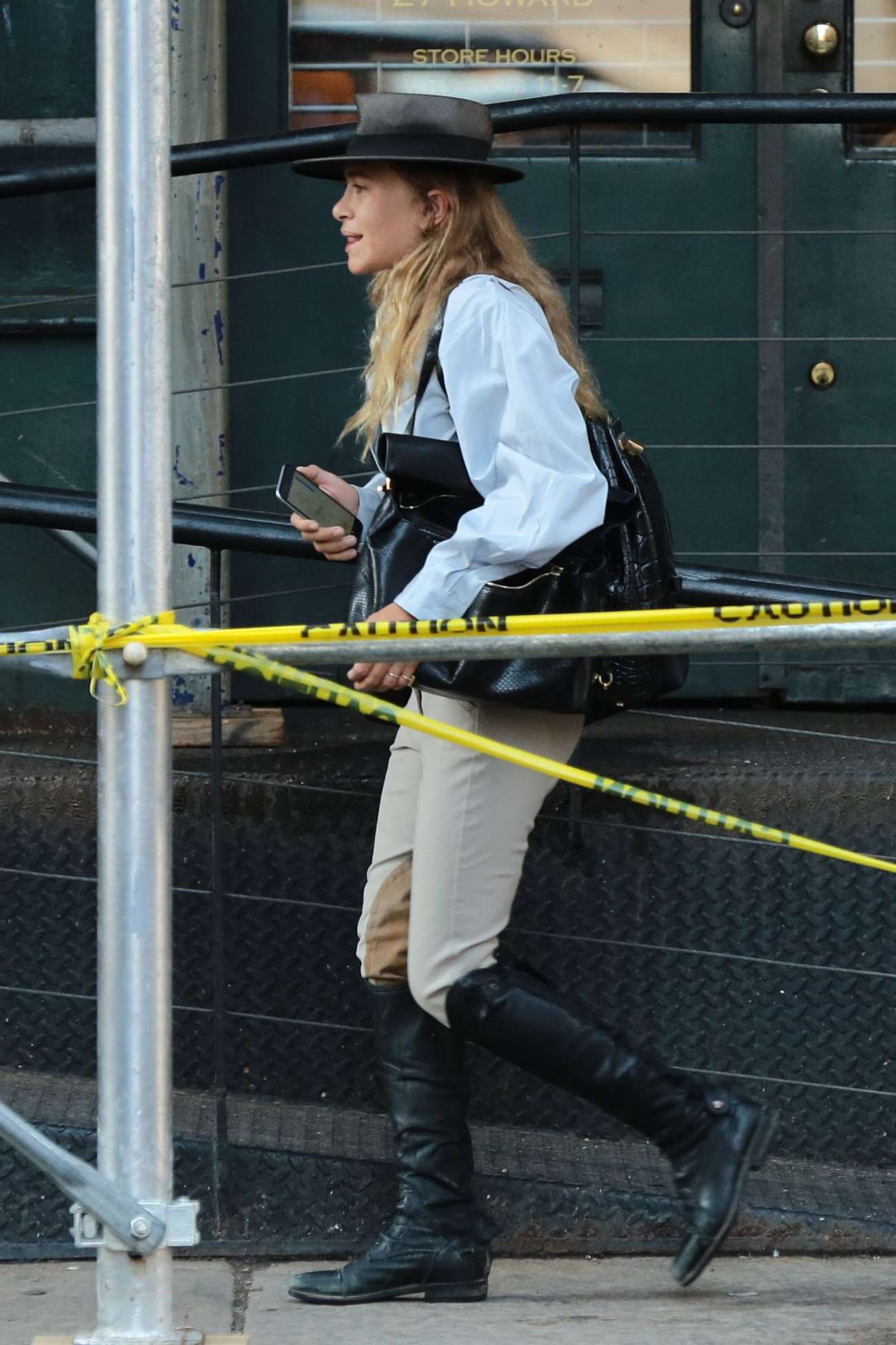 Mary Kate Olsen Leaves Her Home in New York