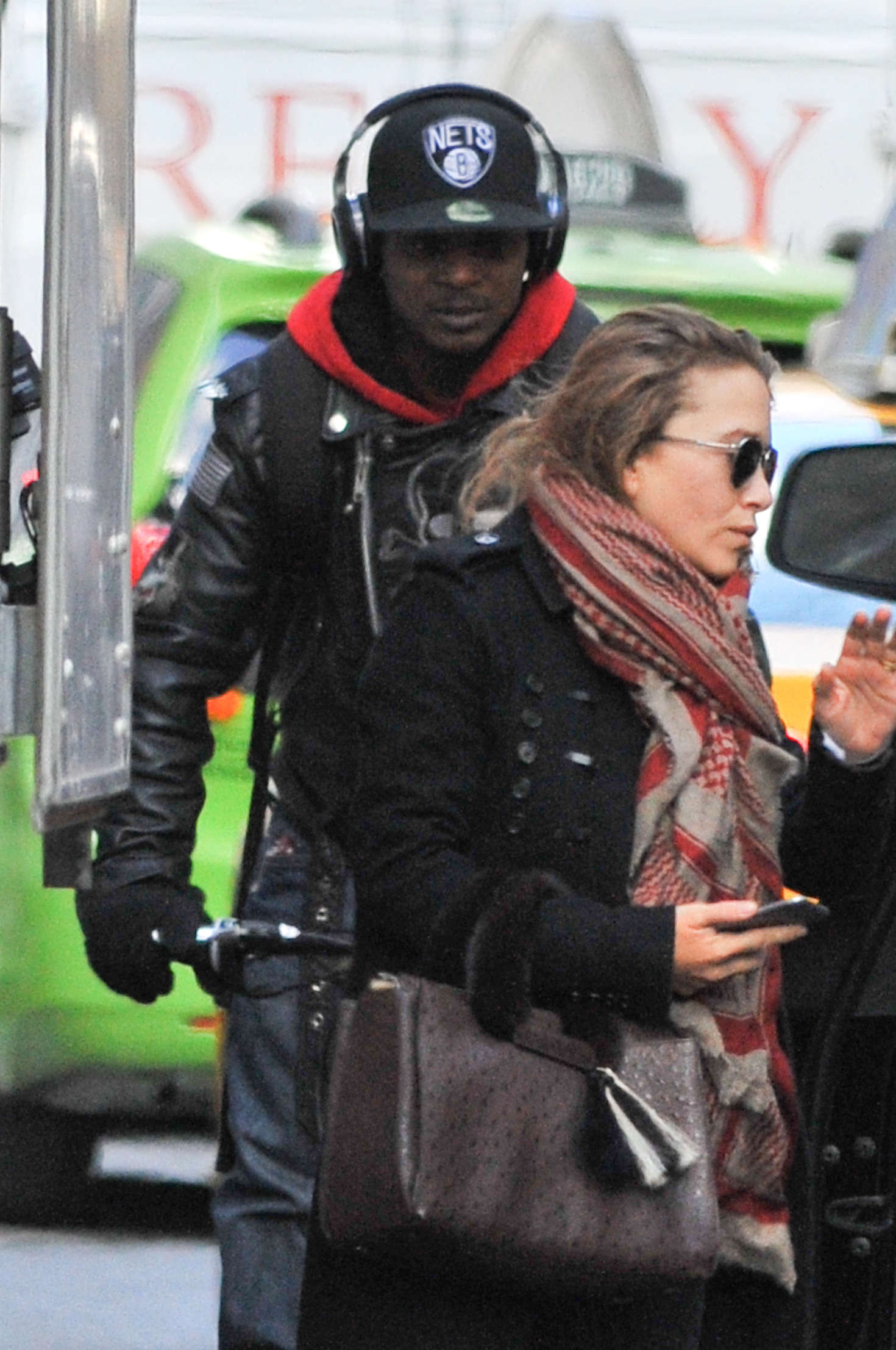 Mary Kate Olsen out in Manhattan-1