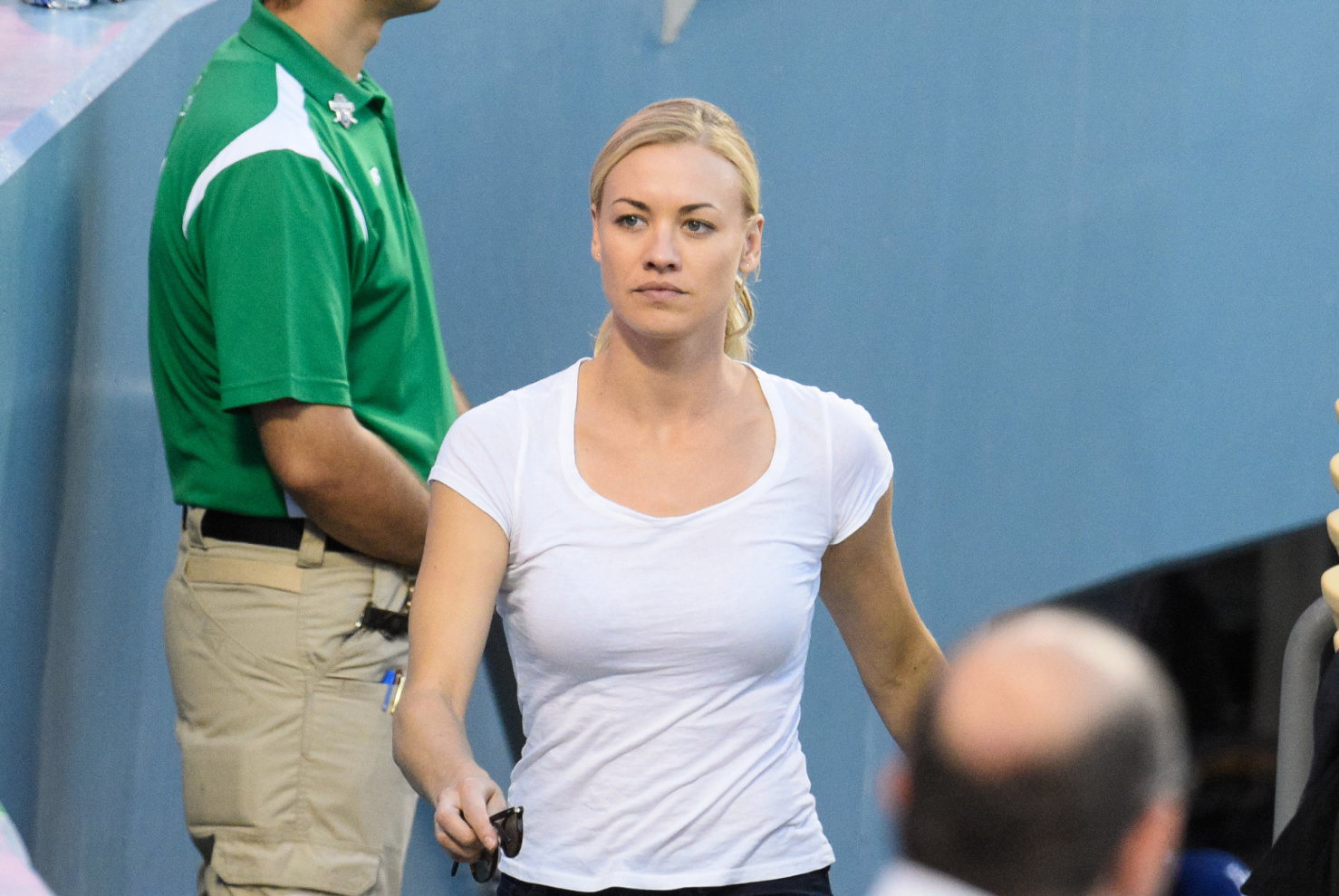 Yvonne Strahovski New York Mets and Los Angeles Dodgers game in Los Angeles-1
